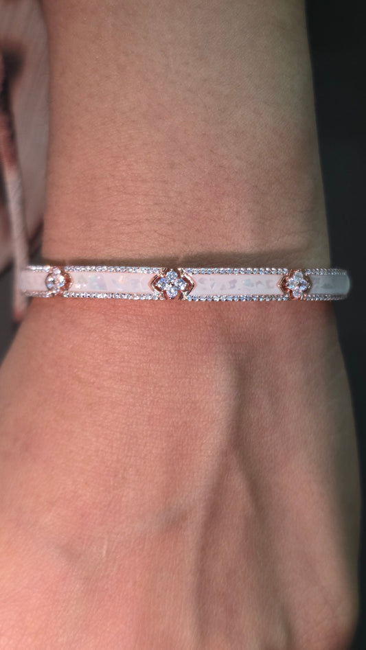 Opaline Kada
