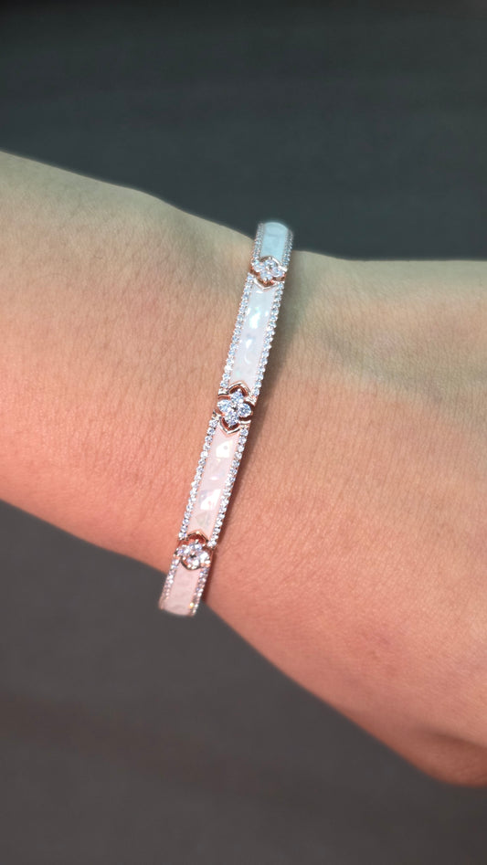 Opaline Kada