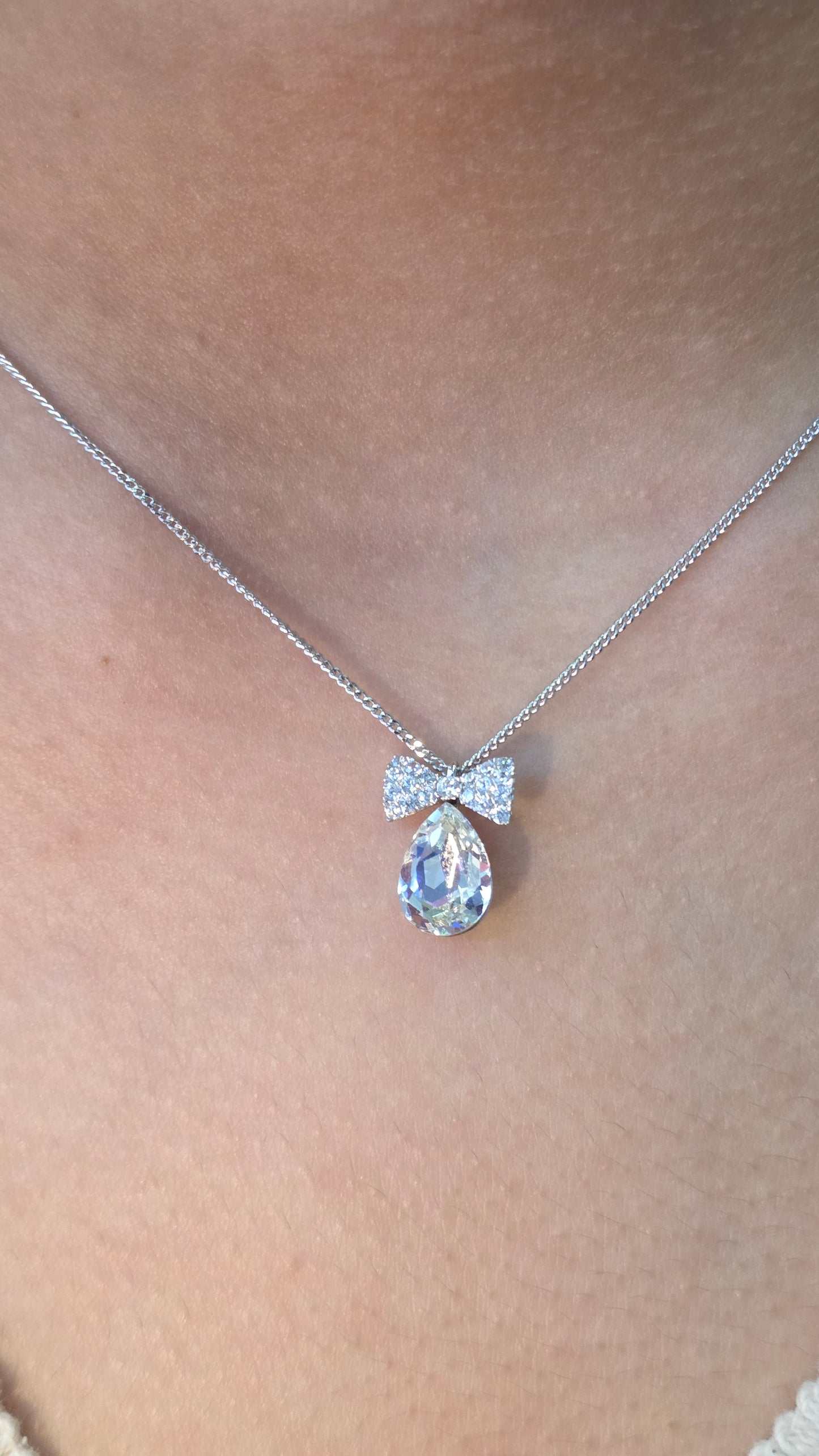 Bow Teardrop Pendant Chain