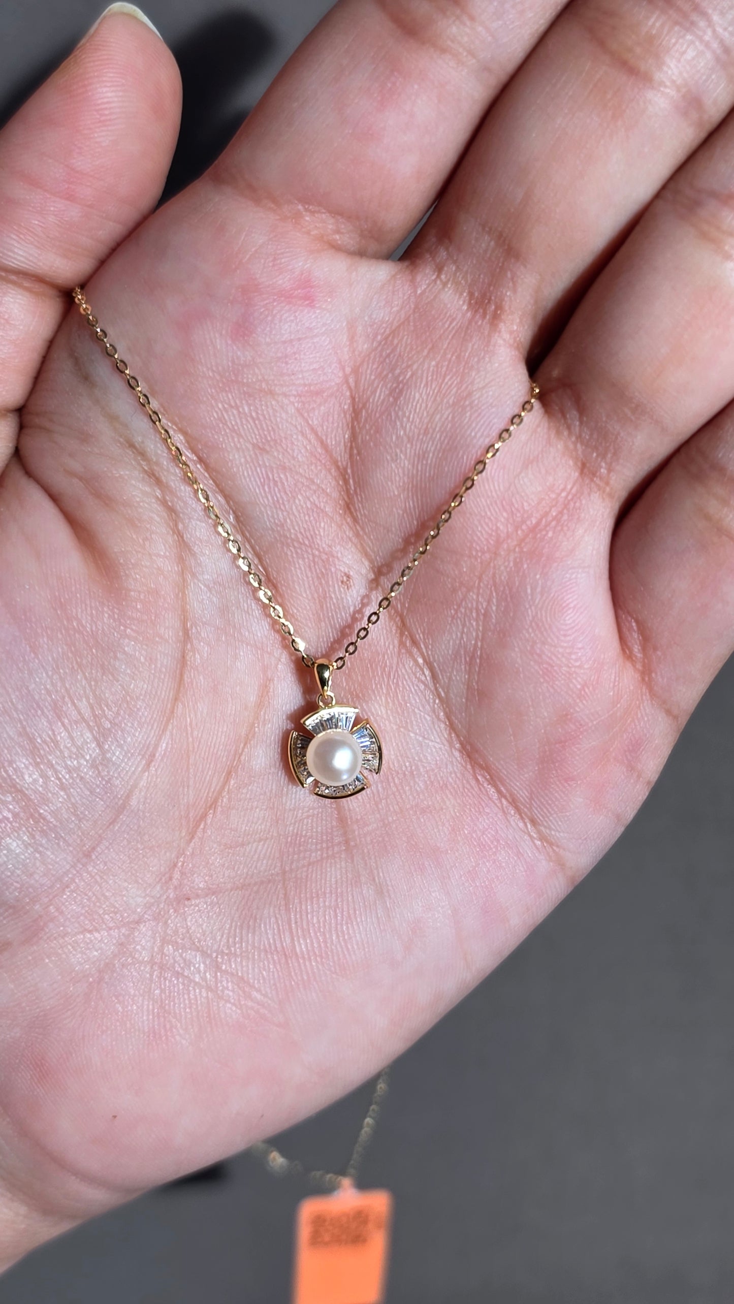 Solar Pearl Pendant Chain