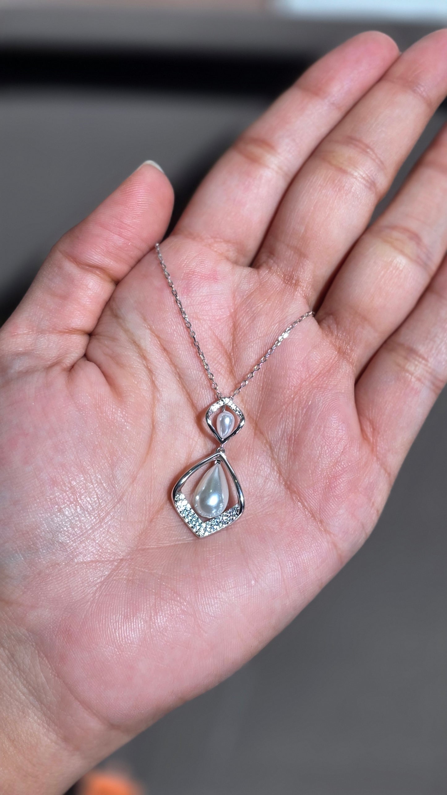 Pearl Drop Pendant Chain