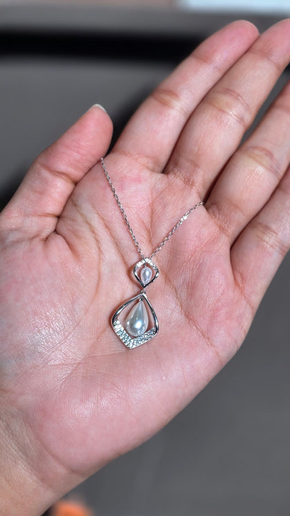 Pearl Drop Pendant Chain