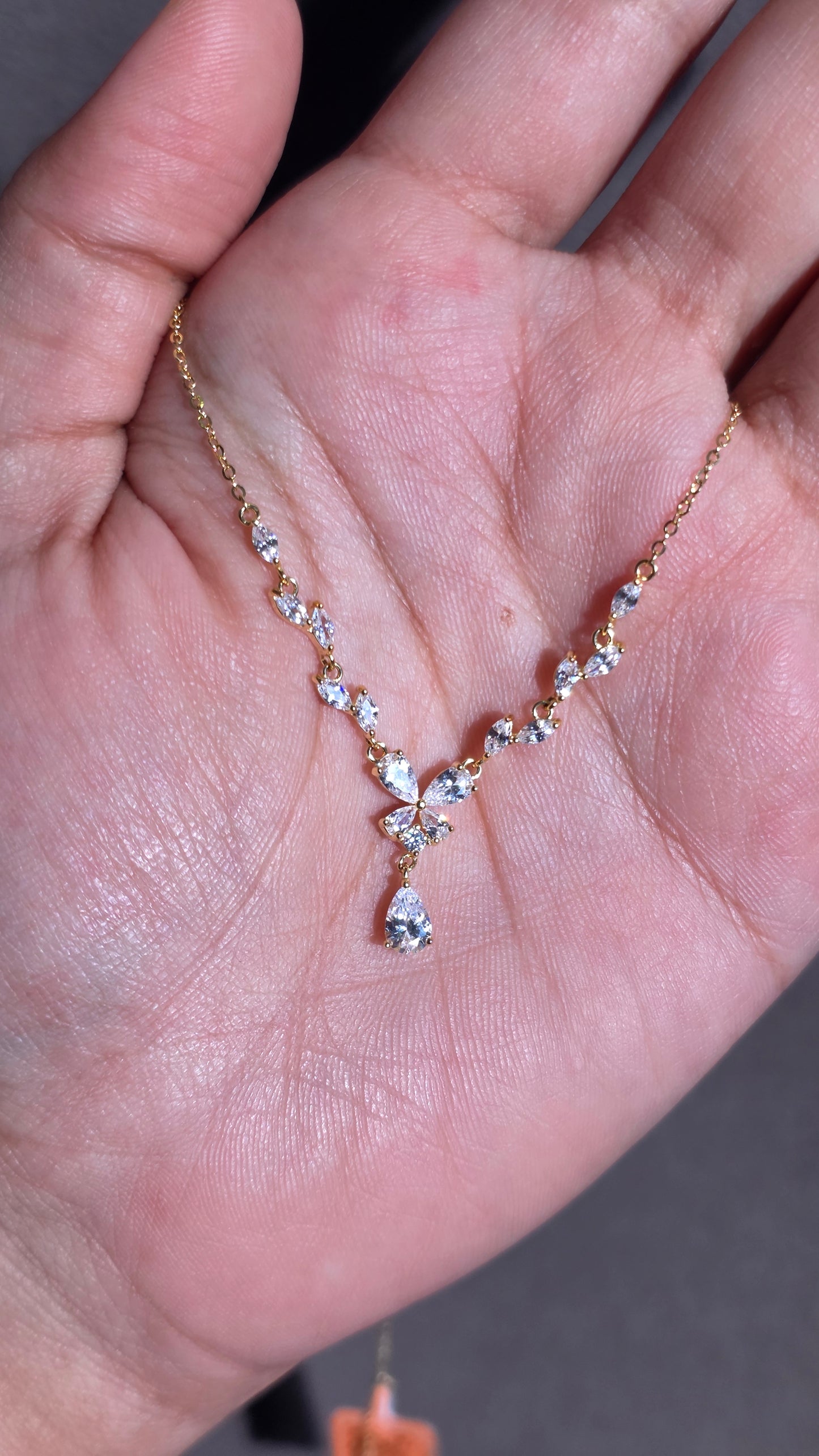 Aurora Cascade Pendant Chain