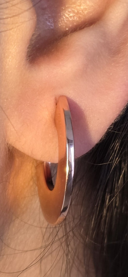 Pearl Curve Hoops