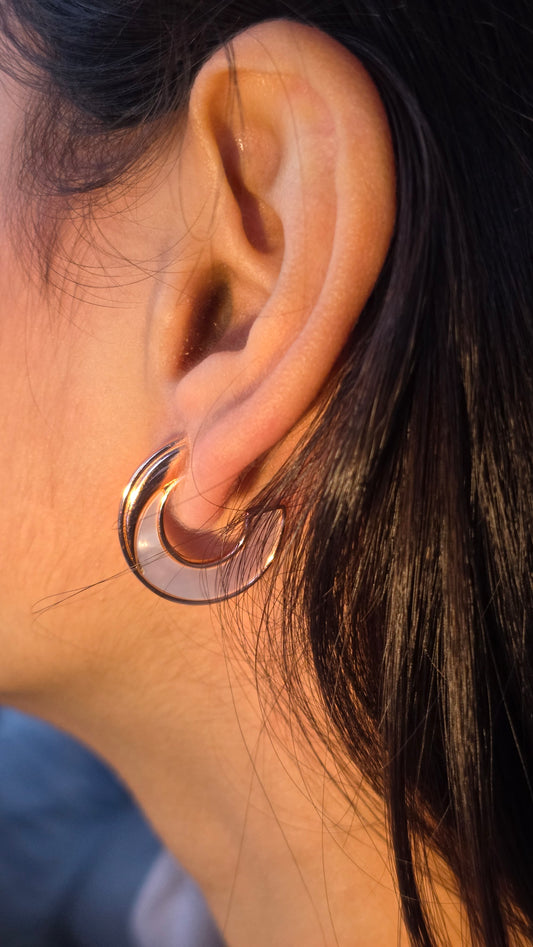 Pearl Curve Hoops
