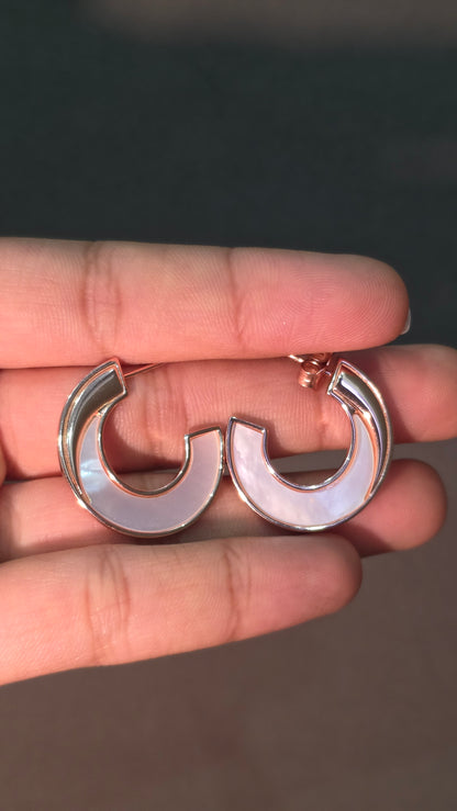 Pearl Curve Hoops