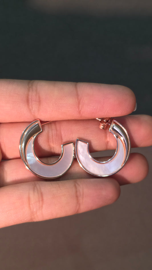 Pearl Curve Hoops