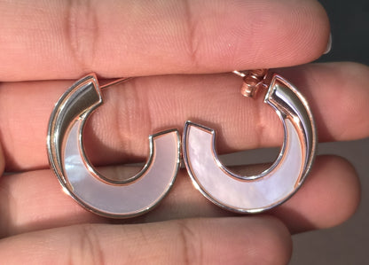Pearl Curve Hoops