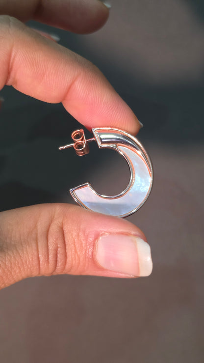 Pearl Curve Hoops