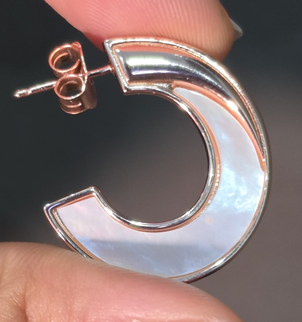 Pearl Curve Hoops