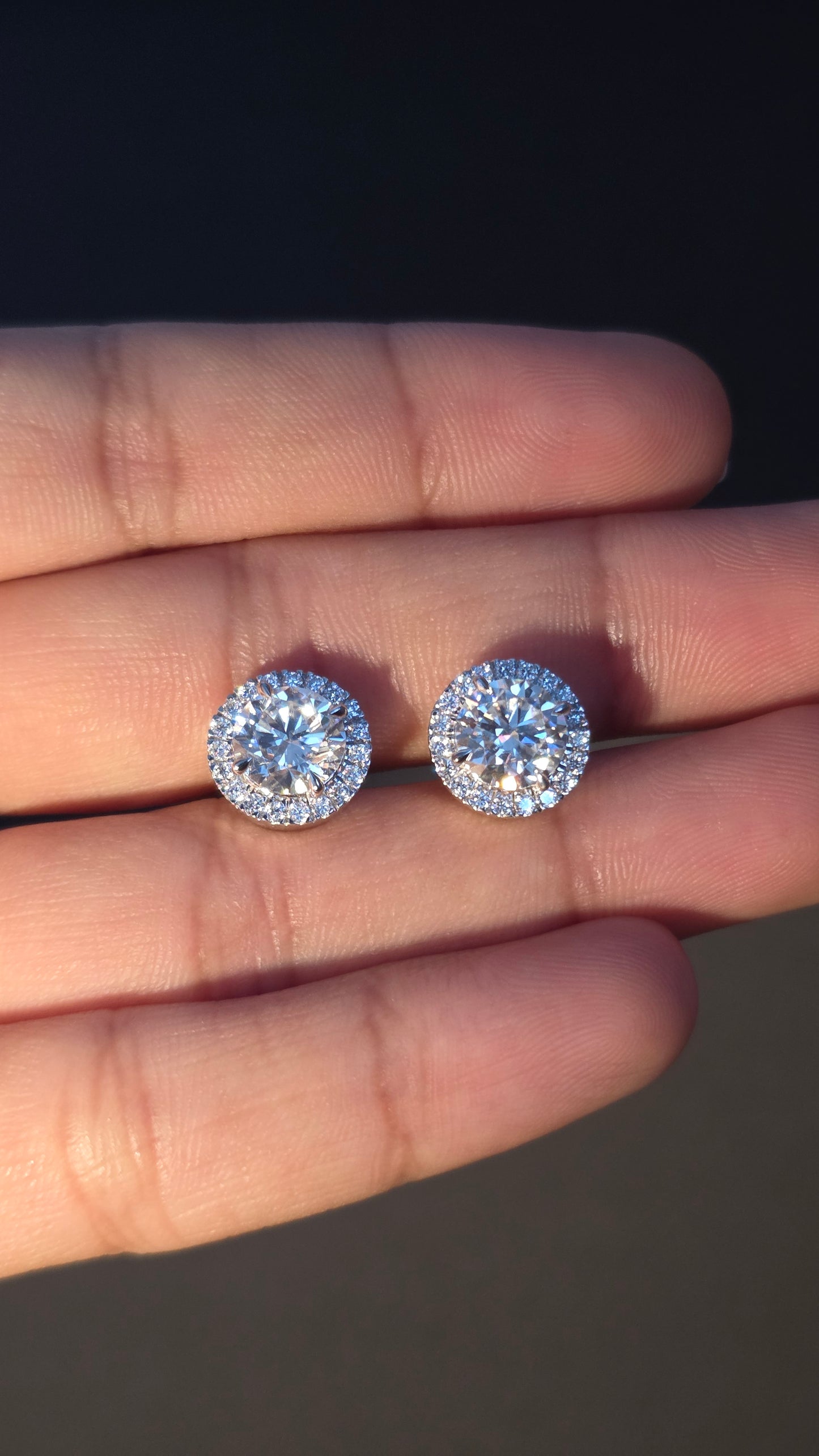 Round Halo Studs
