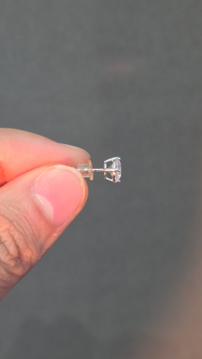 Round Solitaire Studs