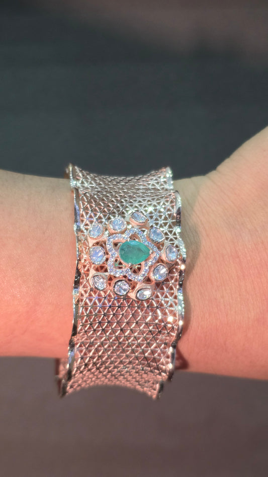 Zoya Mesh Kada