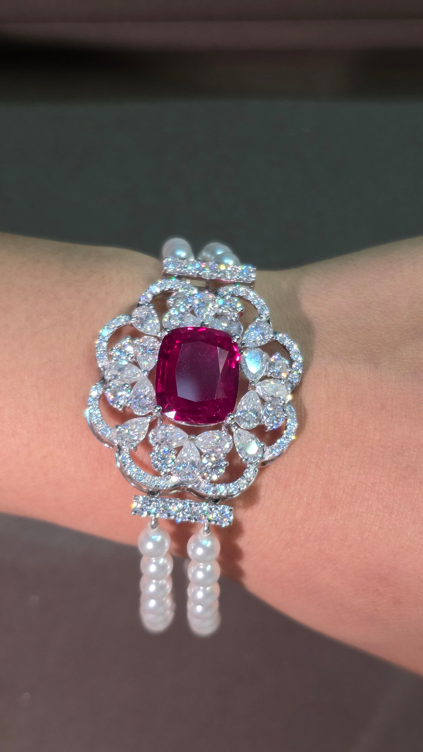 Ruby Flora Bracelete