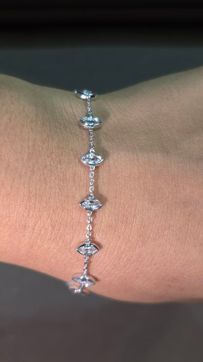 Delicate Marquise