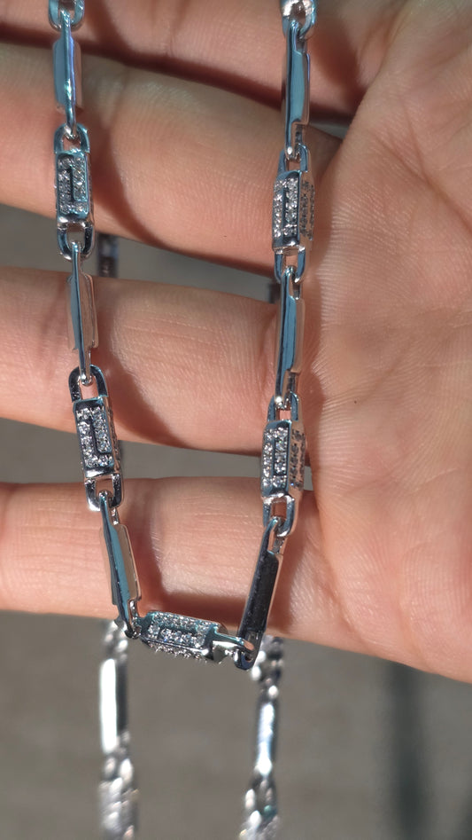 Bar & Stone Chain