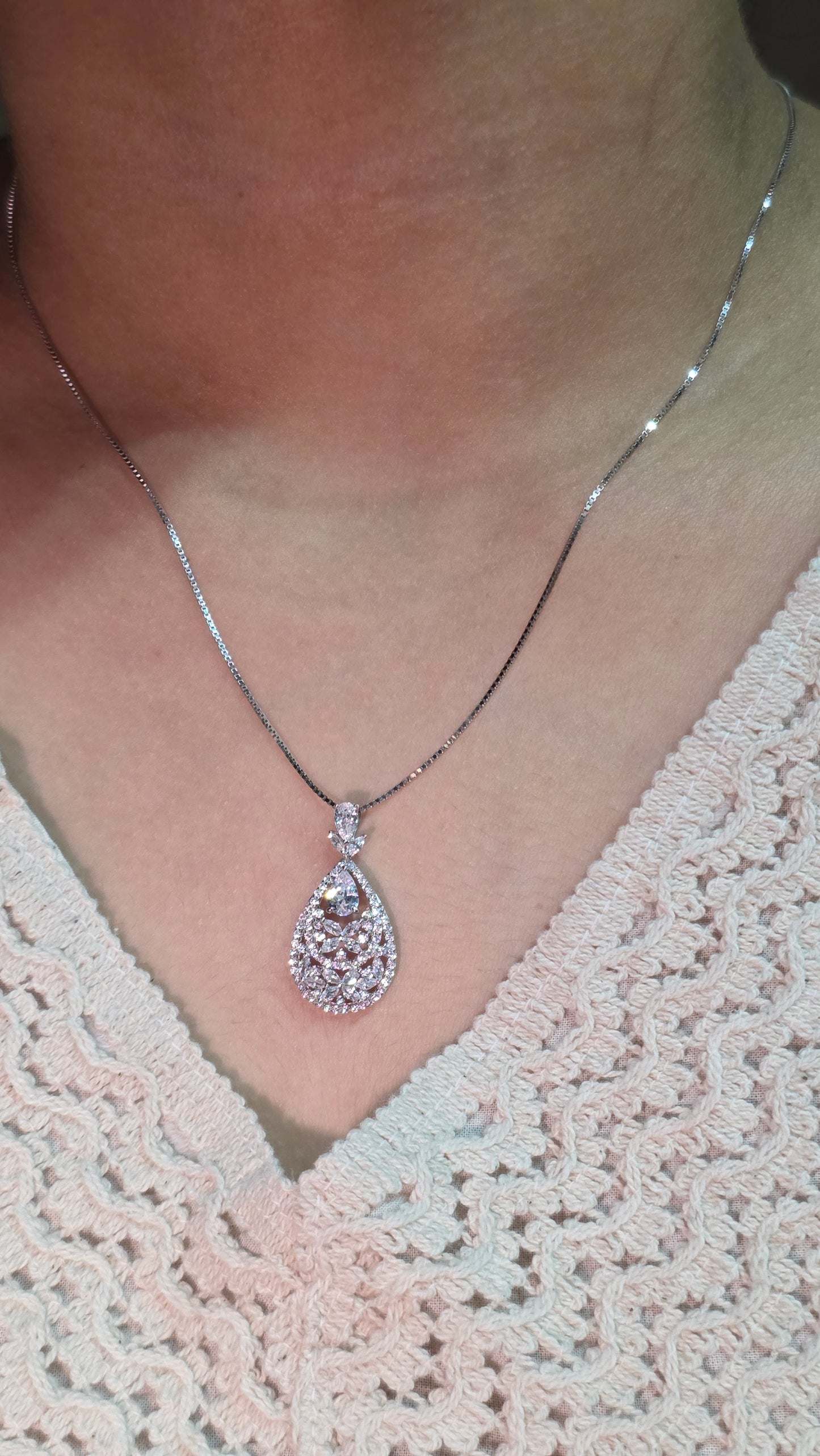 Sparkling Floral Teardrop pendat set