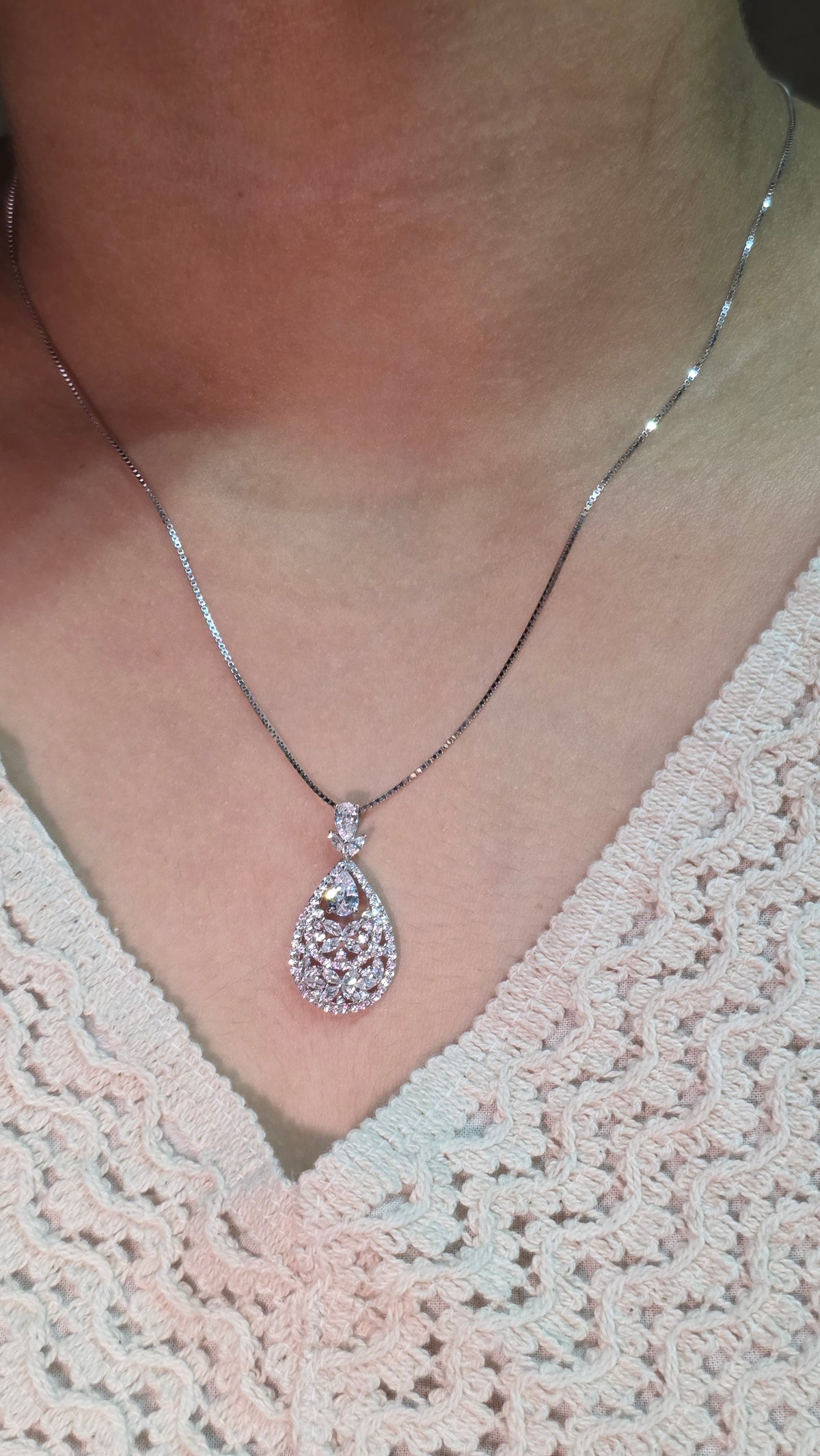 Sparkling Floral Teardrop pendat set