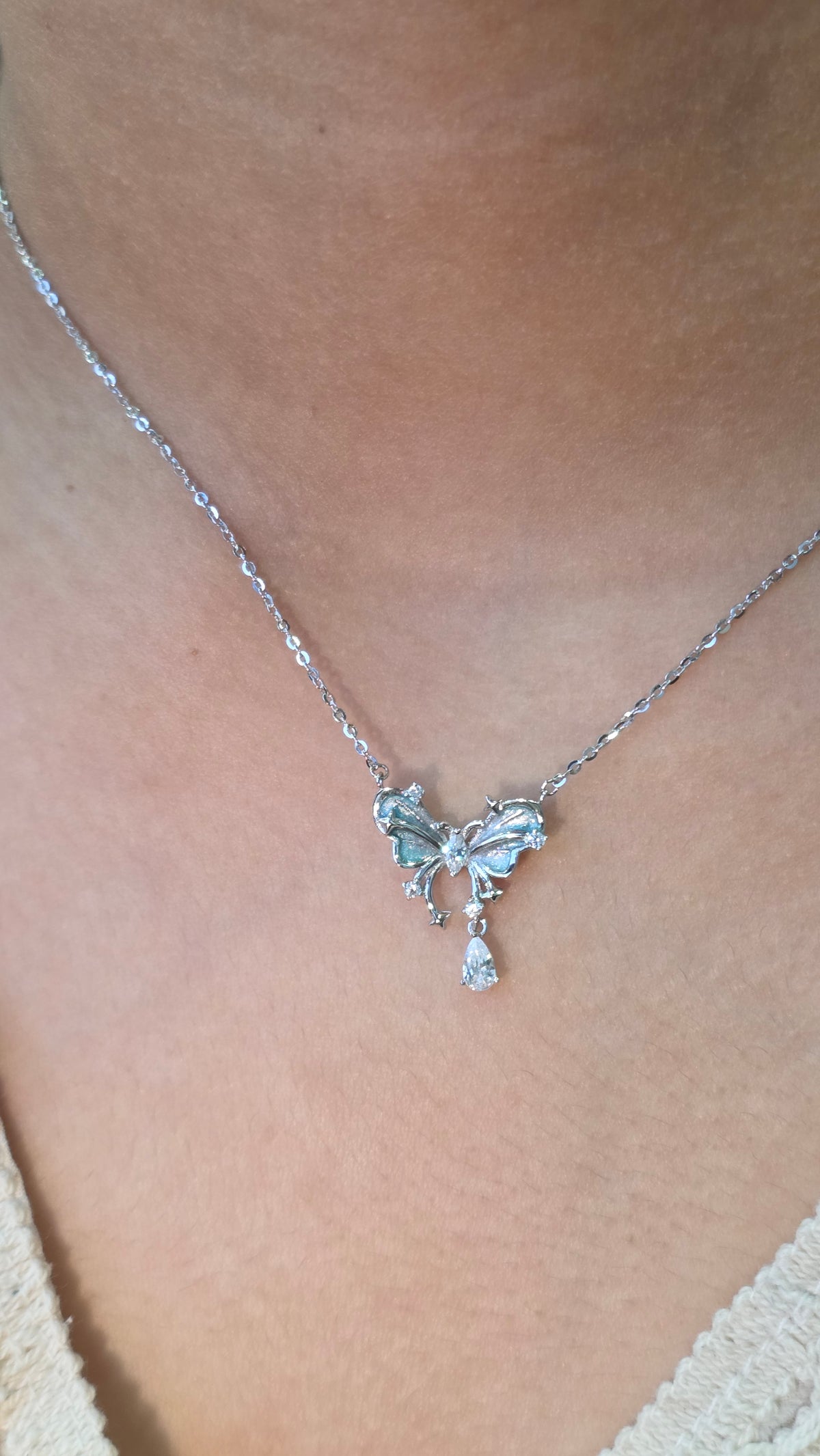 Papillon Pendant Chain