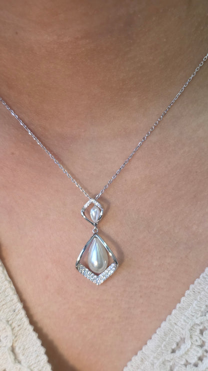 Pearl Drop Pendant Chain
