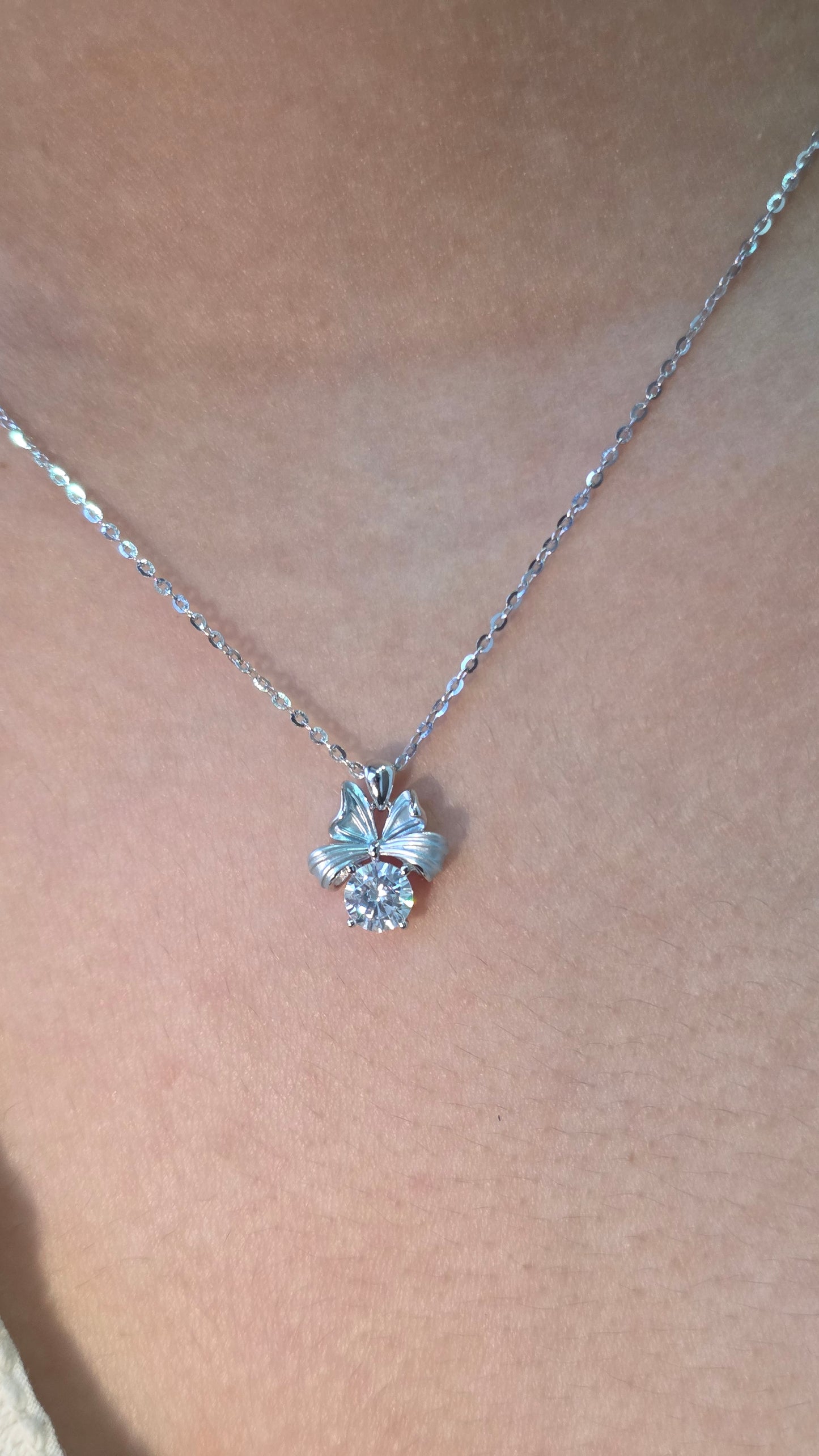Ribbon Solitaire Pendant Chain