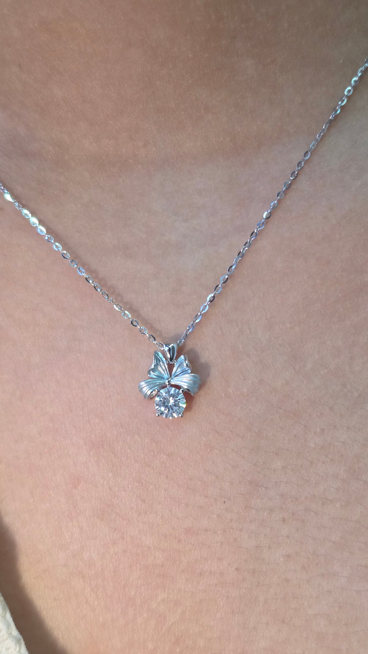 Ribbon Solitaire Pendant Chain