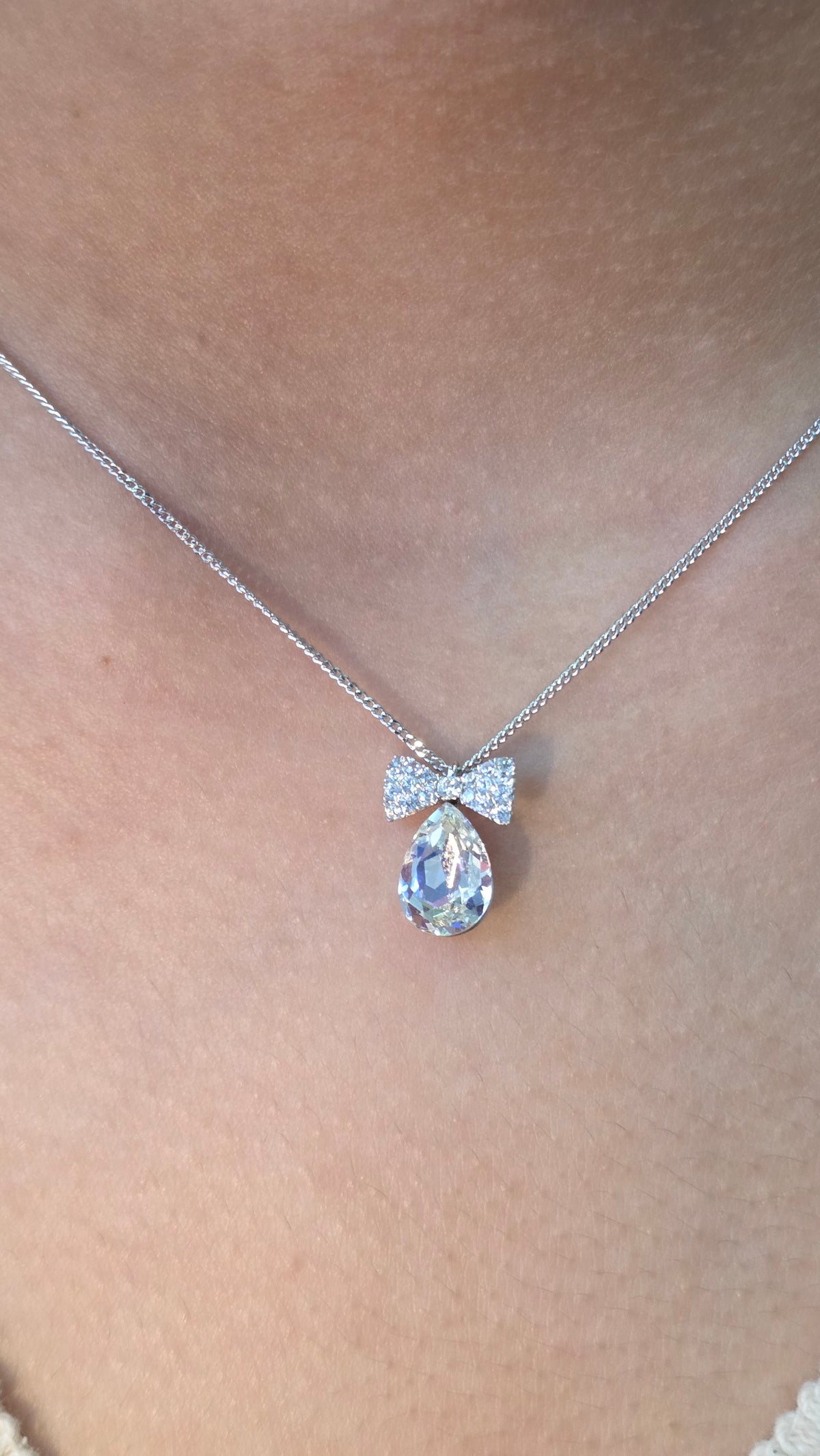Bow Teardrop Pendant Chain