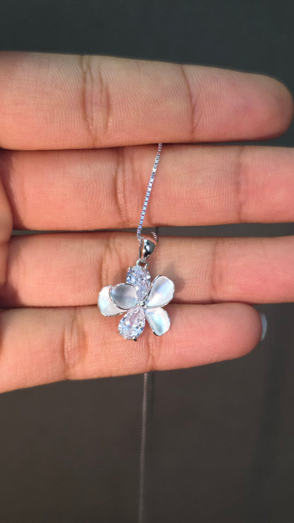 Crystal Petal Pendat set
