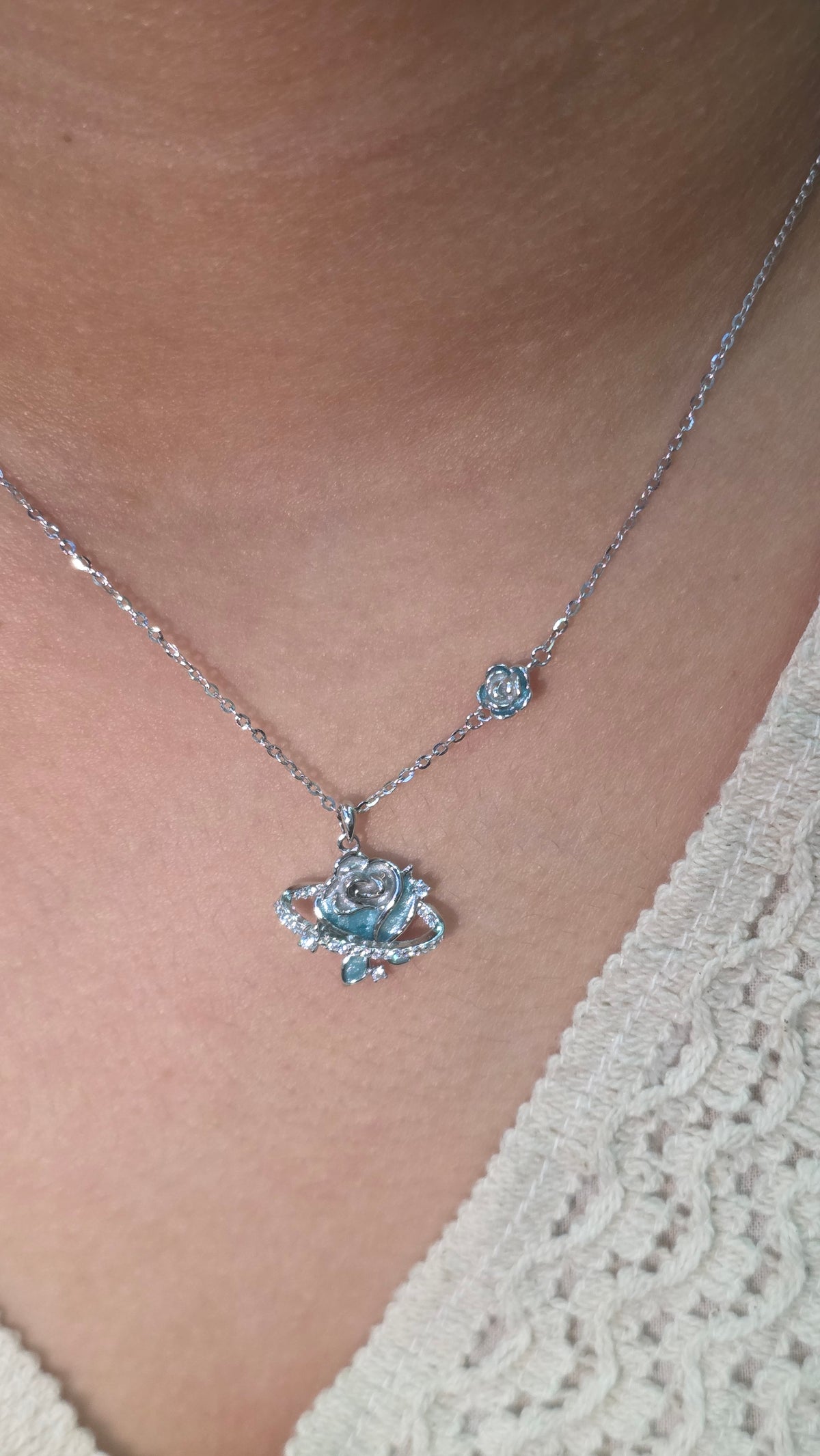 Blue Rose Pendant Chain