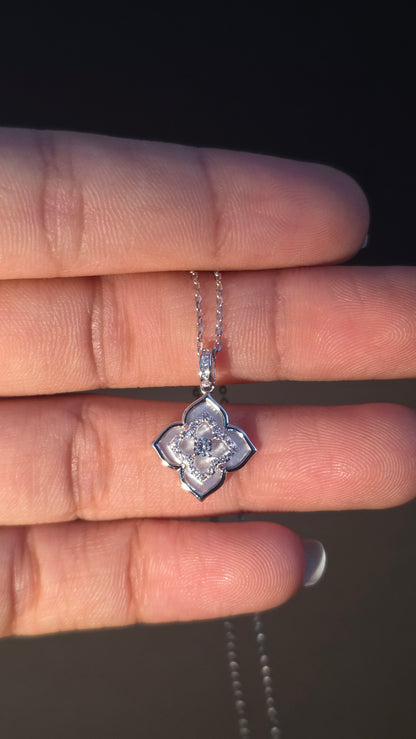 Frost Clover Pendant Chain