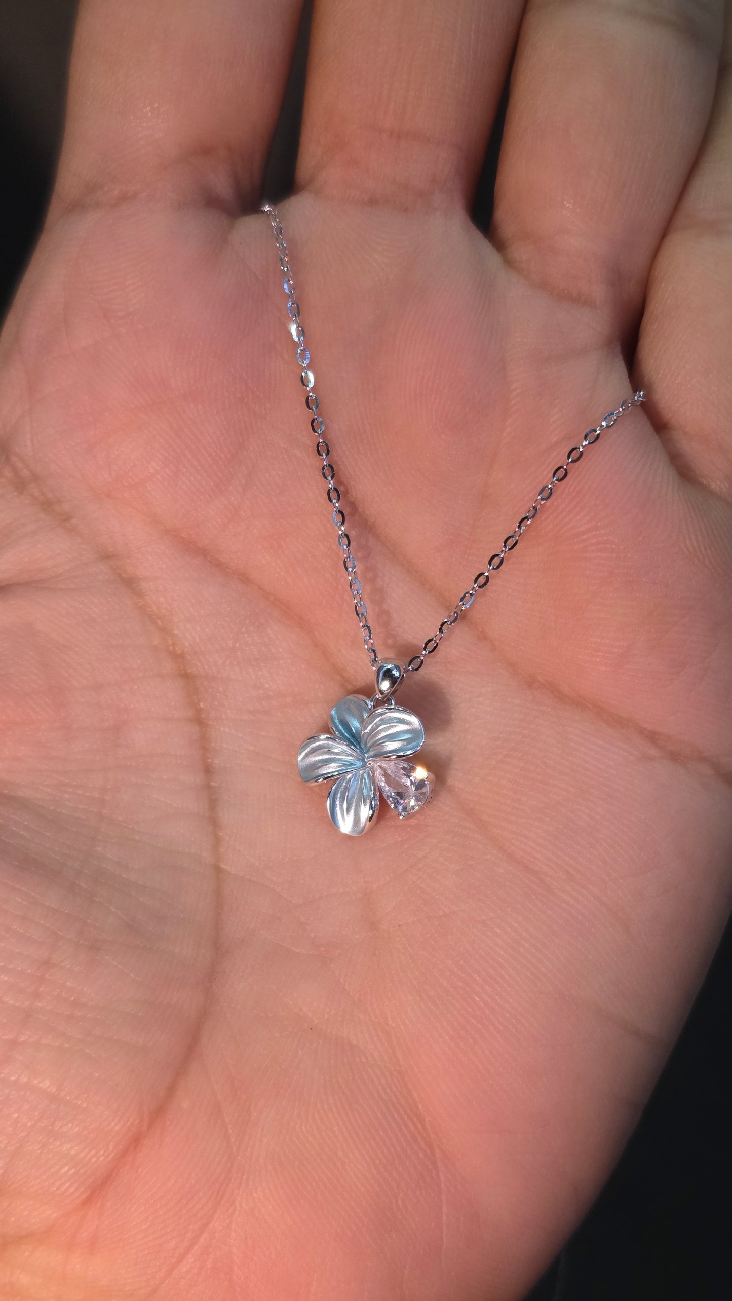 Azure Clover Pendant Chain