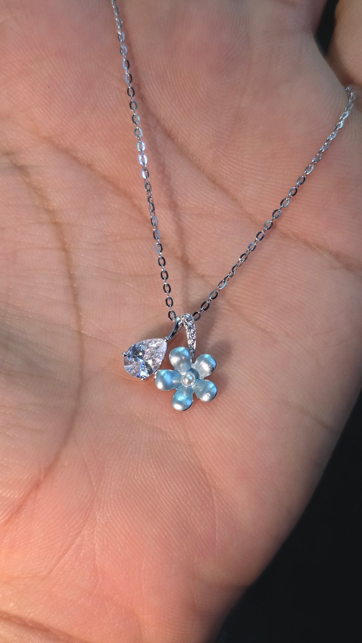 Crystal Bloom Pendant Chain