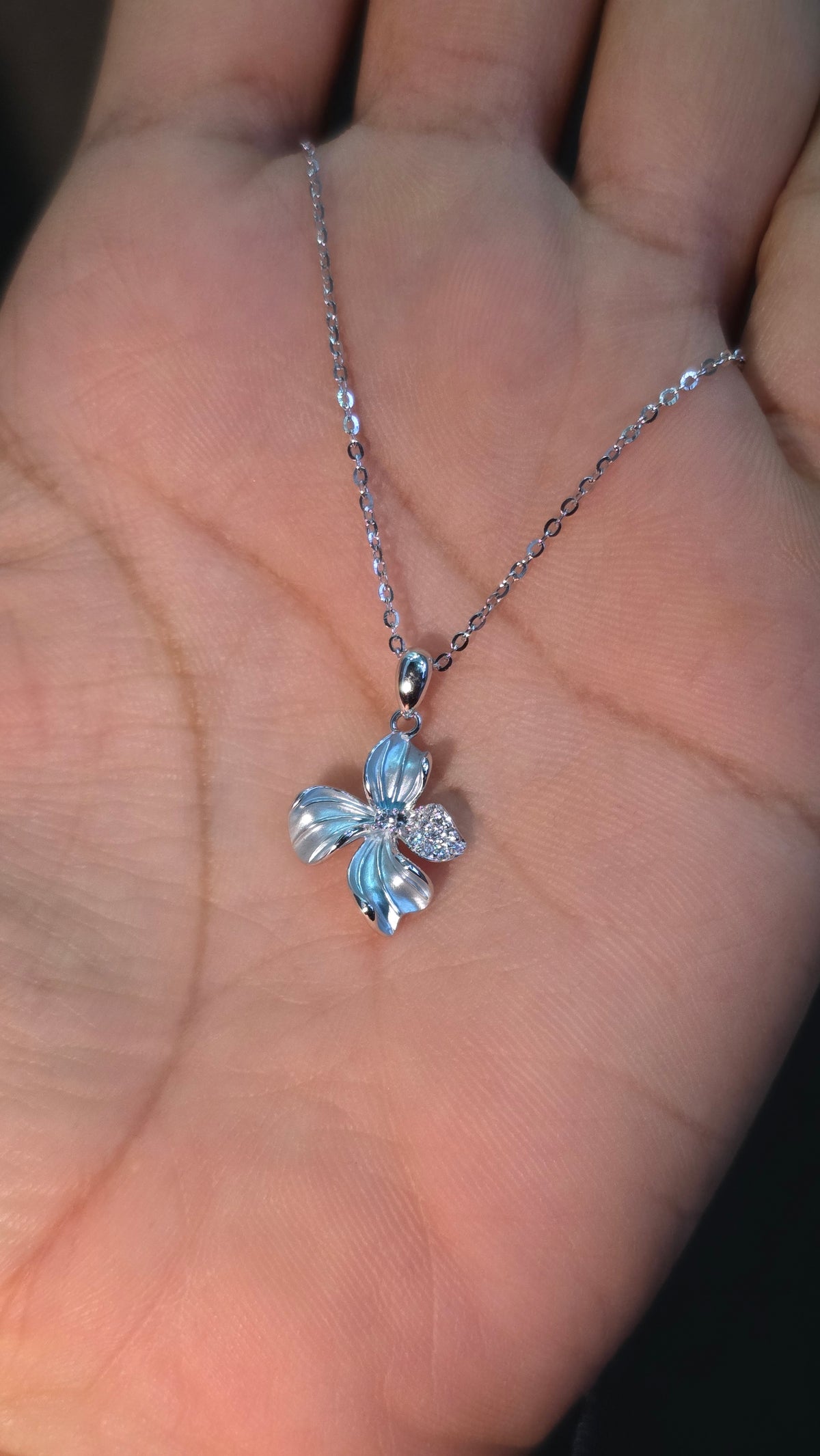 Azure Clover Pendant Chain