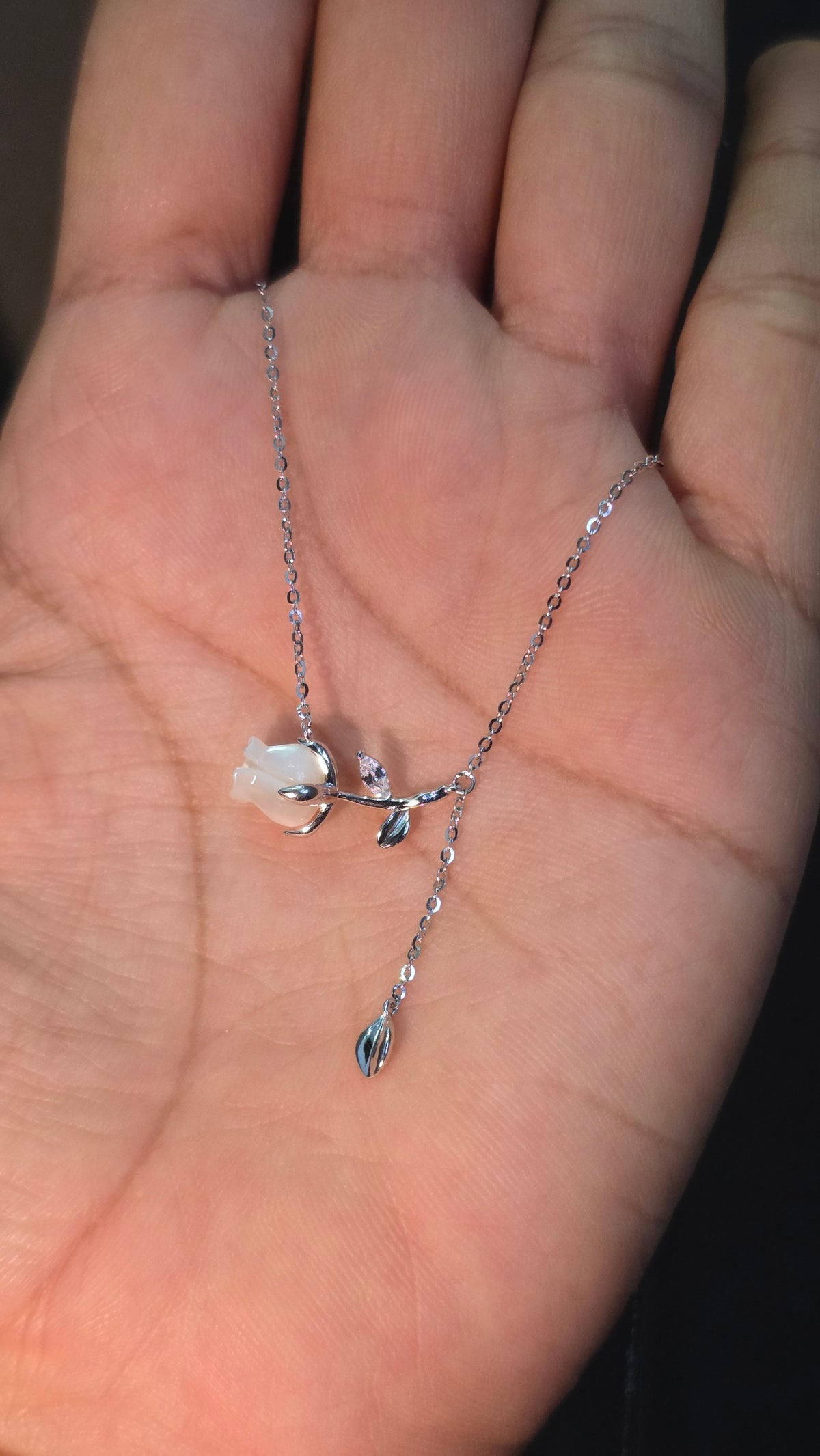 Lune Tulip Pendant Chain