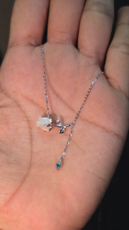 Lune Tulip Pendant Chain