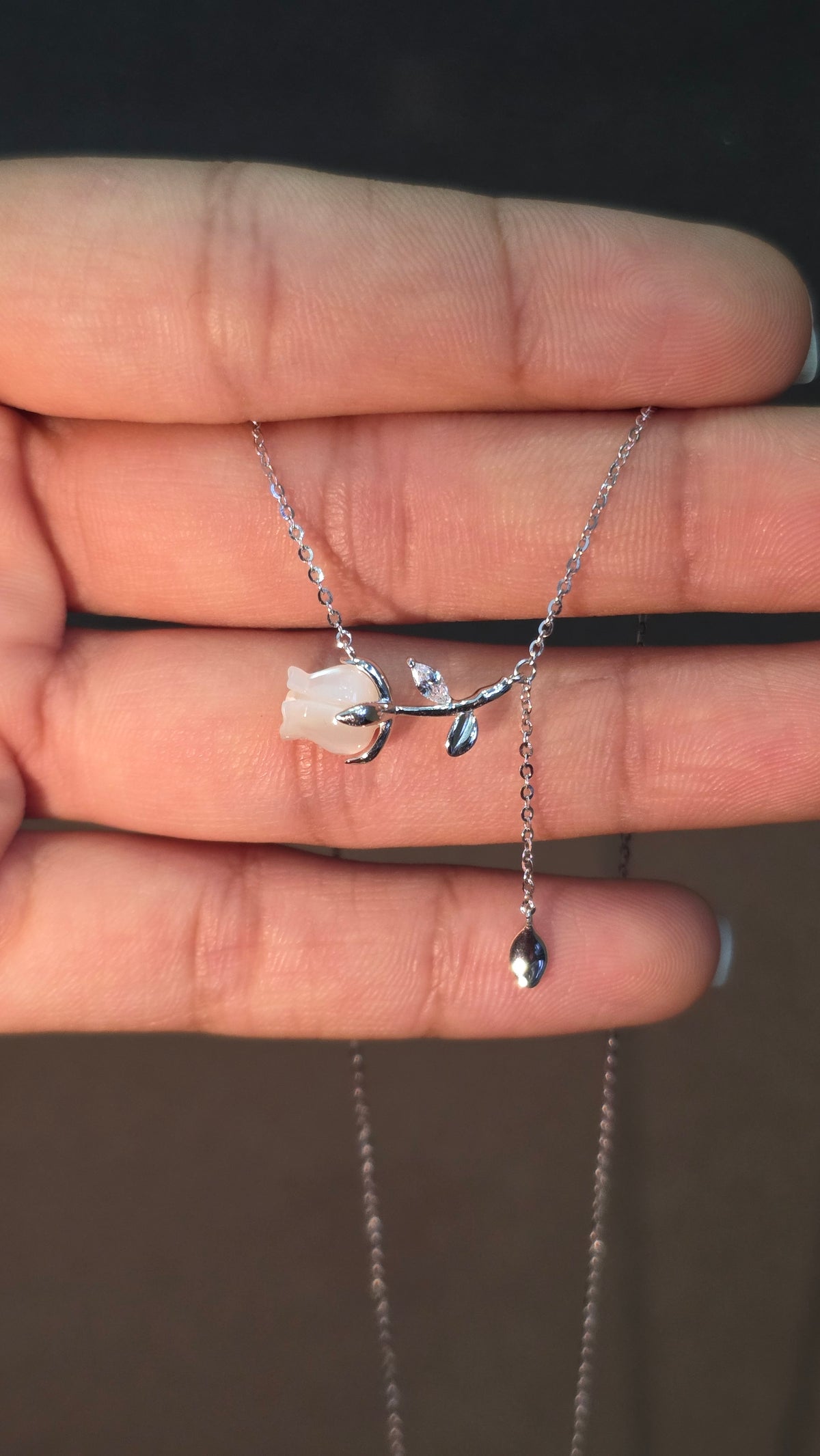 Lune Tulip Pendant Chain