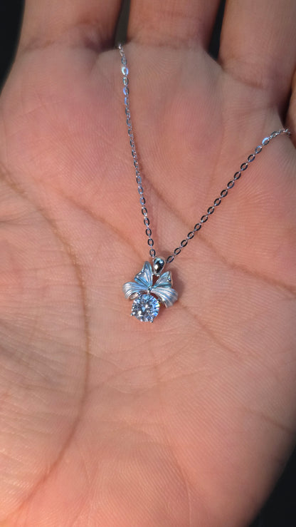 Ribbon Solitaire Pendant Chain