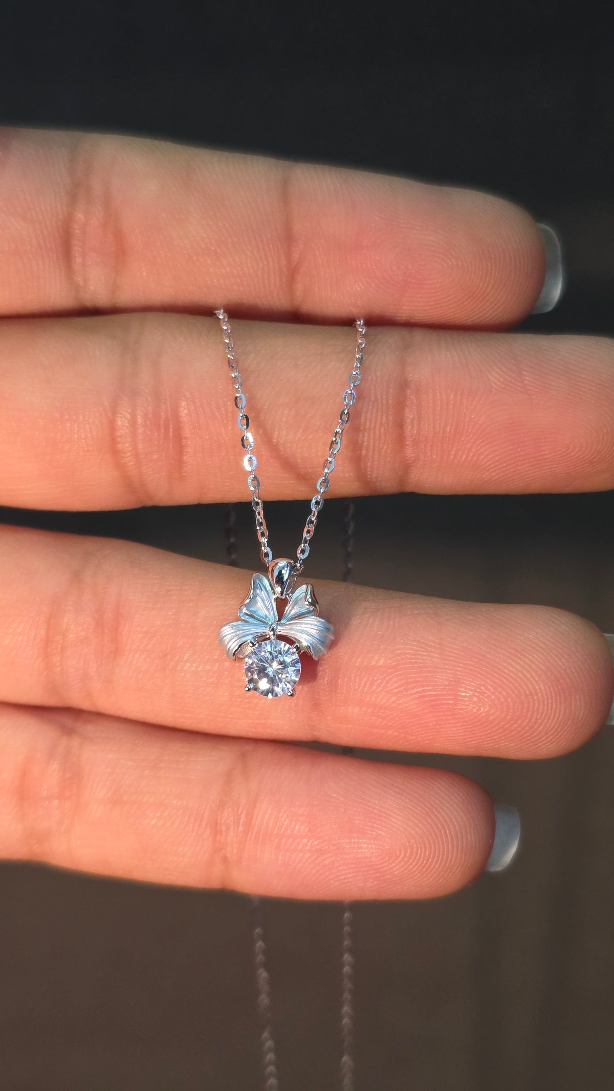 Ribbon Solitaire Pendant Chain