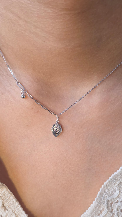 Plume Pendant Chain