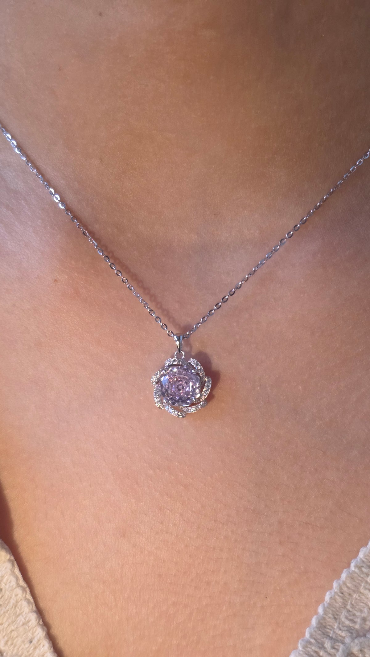Bloom Halo Pendant Chain