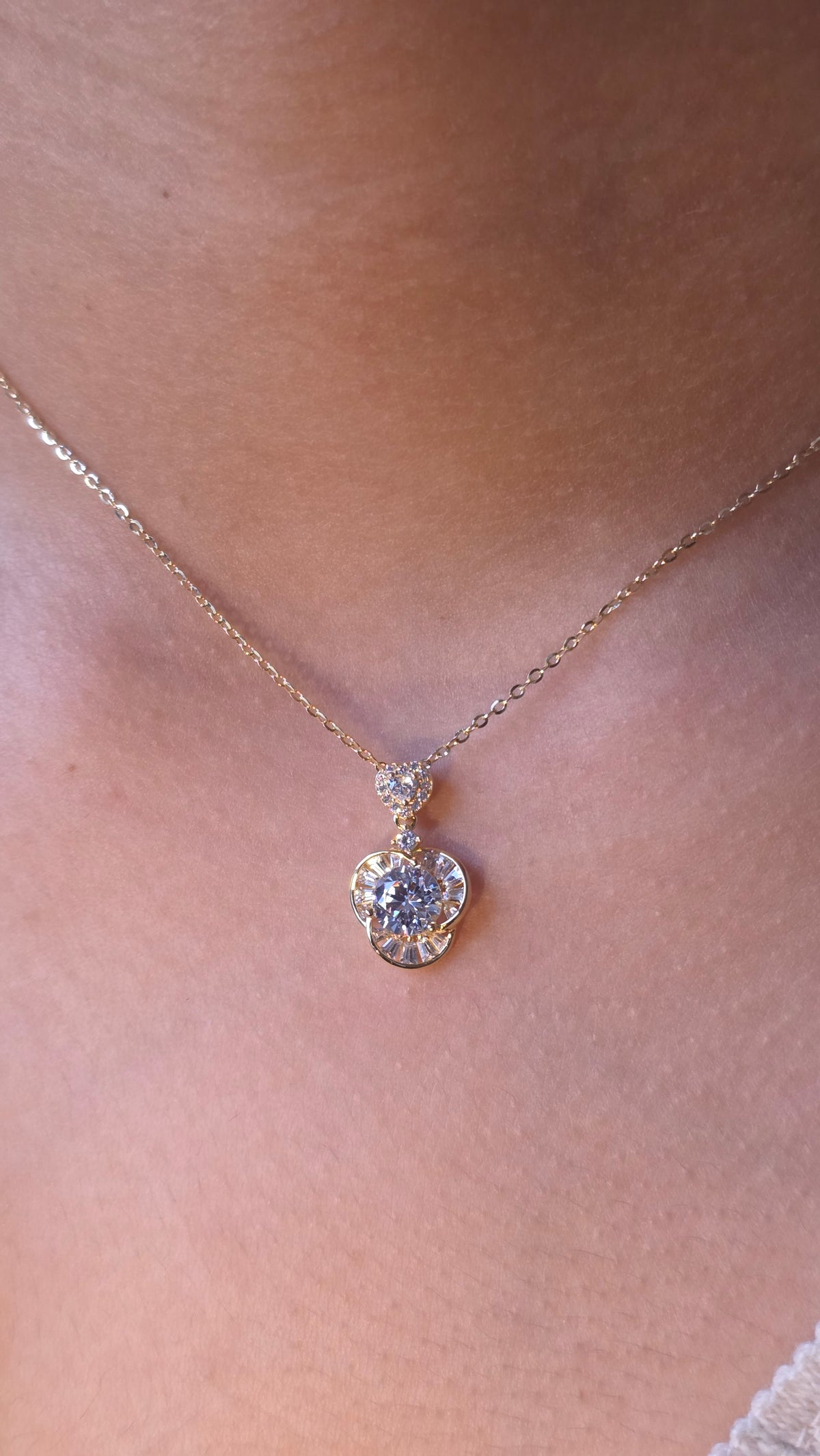 Soleil Heart Pendant Chain