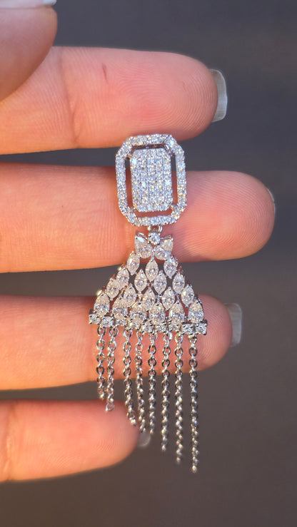 Geometric Fringe Dangles