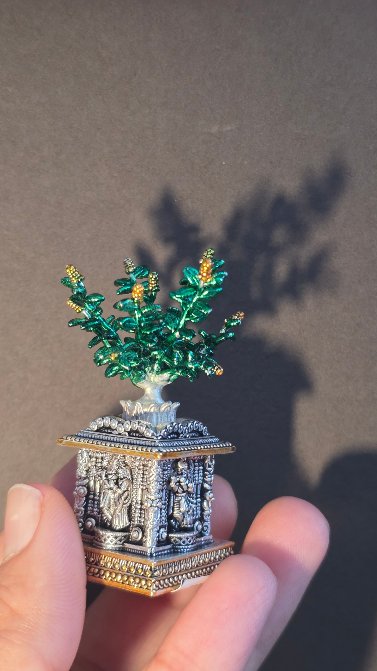 Tulsi Idol