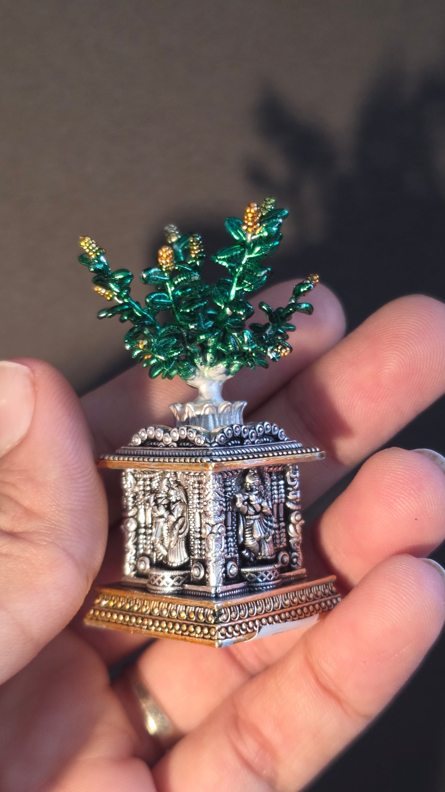 Tulsi Idol