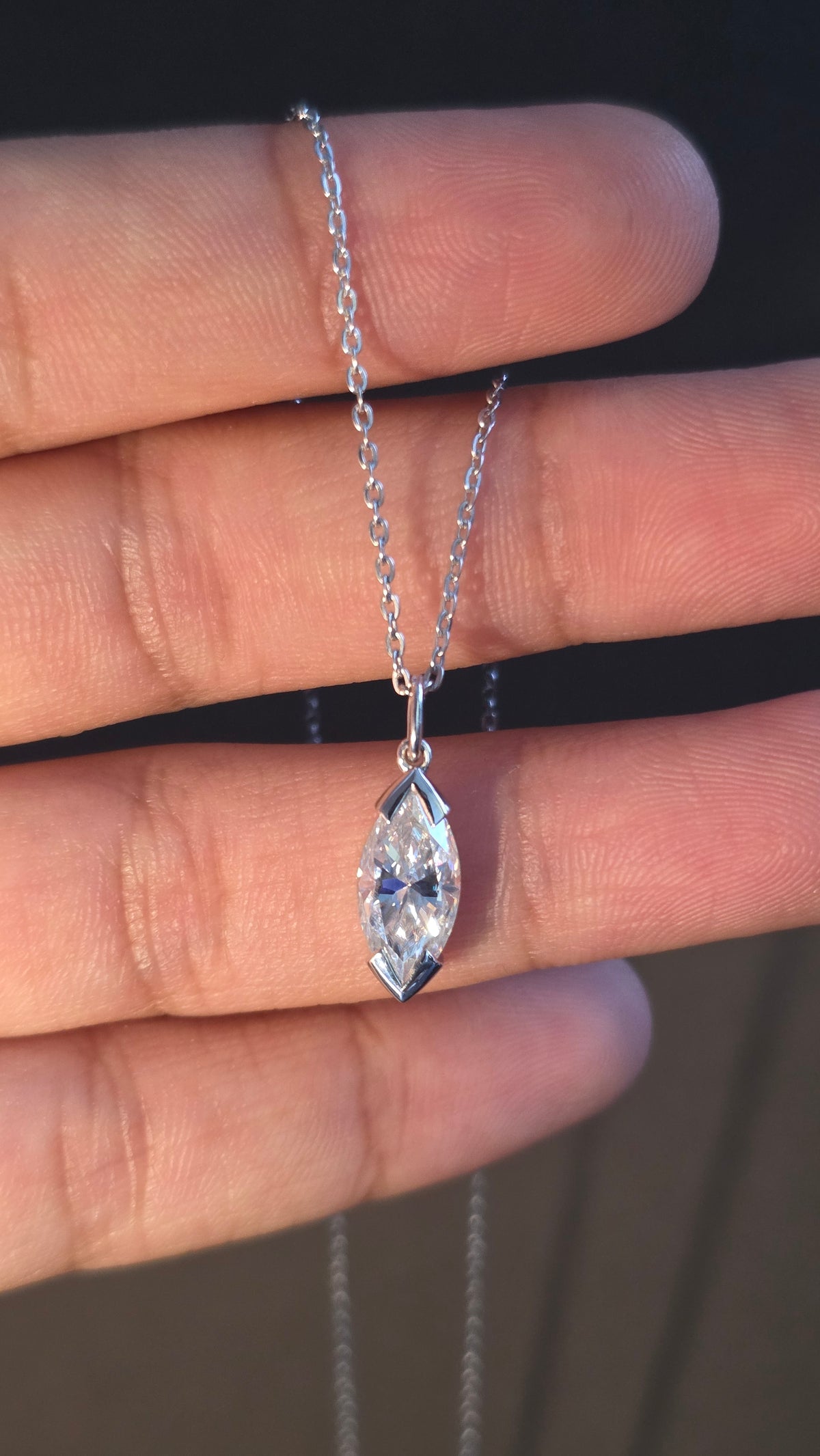 Aura Pendant Chain