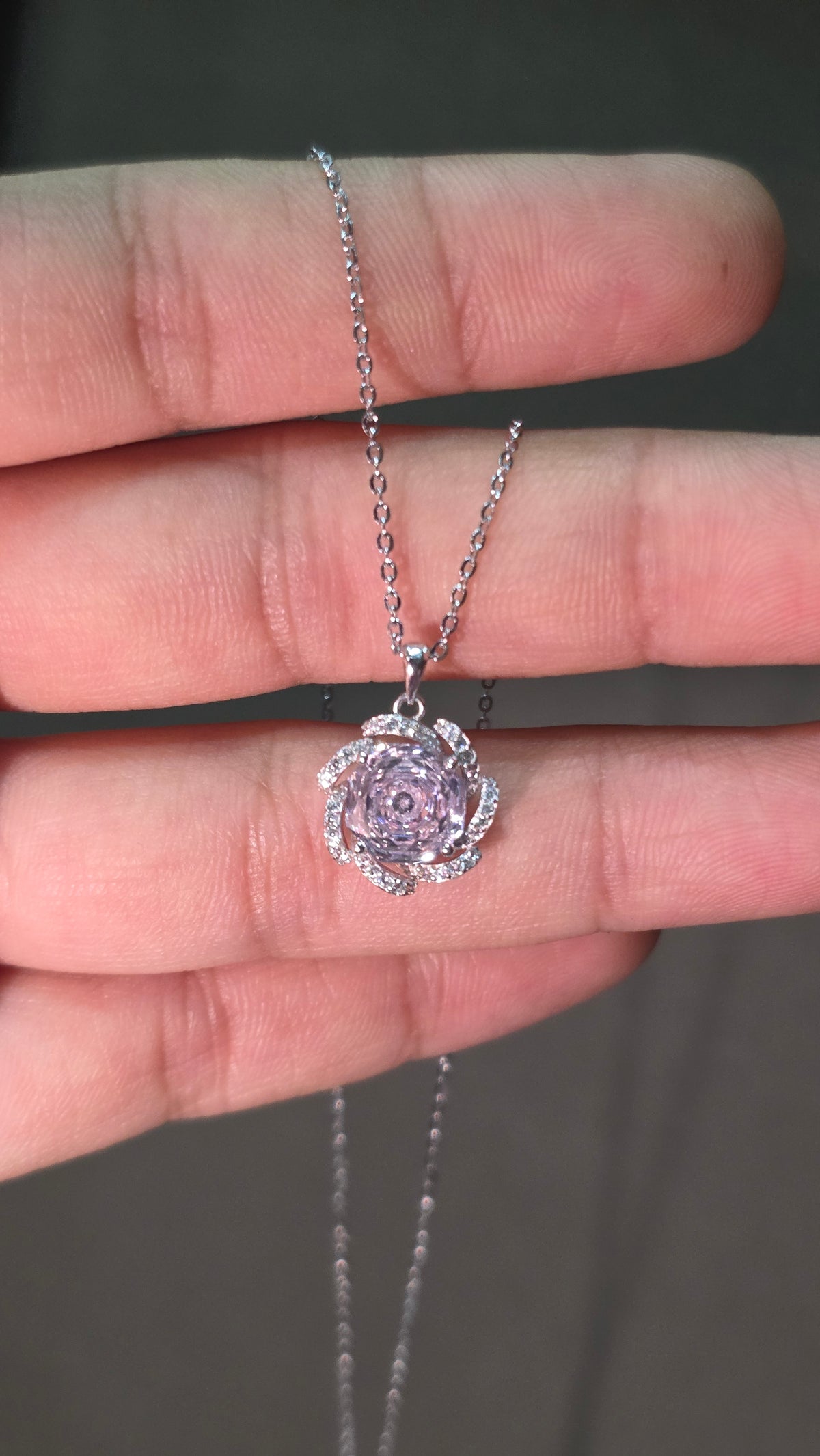 Bloom Halo Pendant Chain