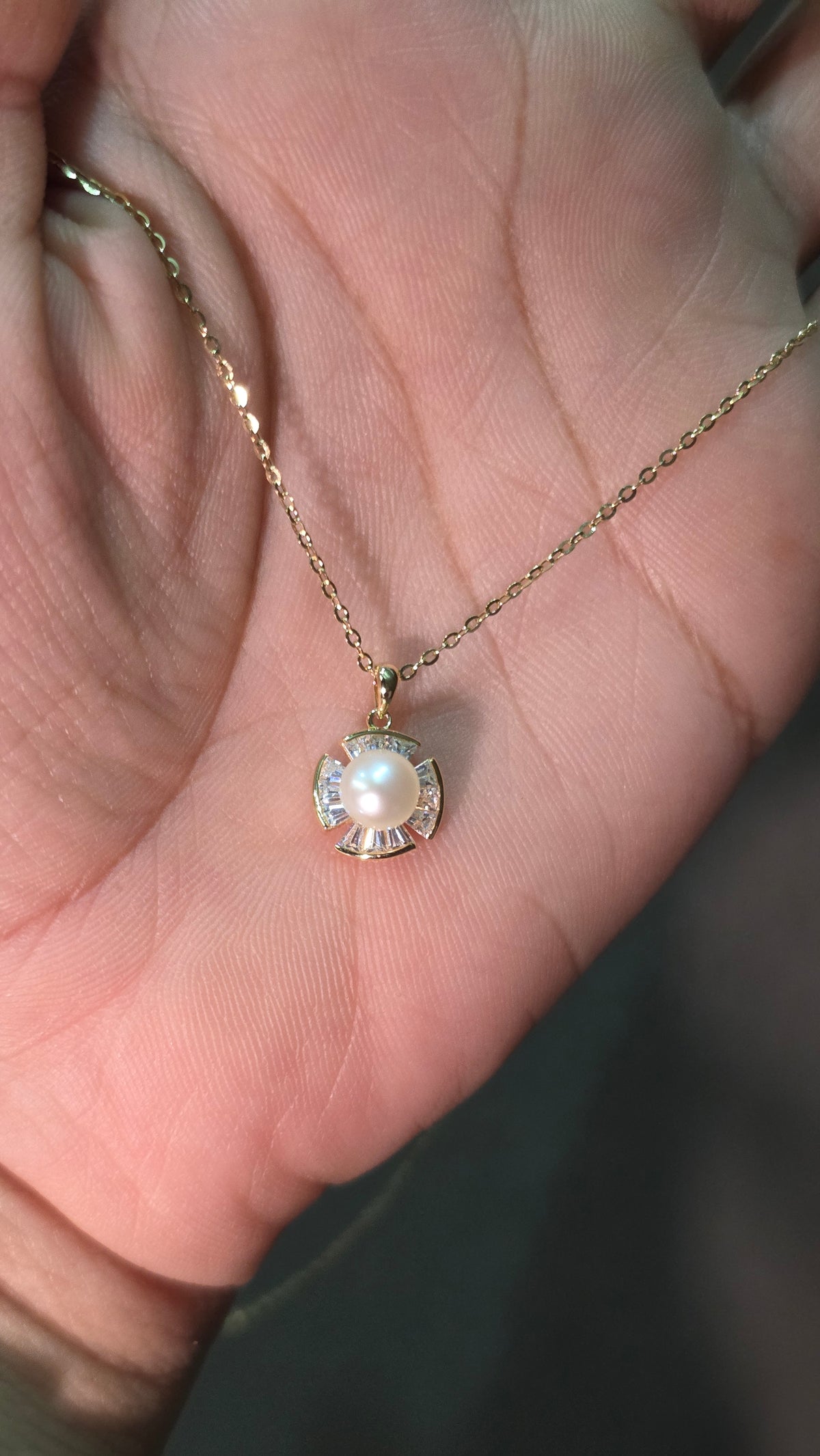 Solar Pearl Pendant Chain