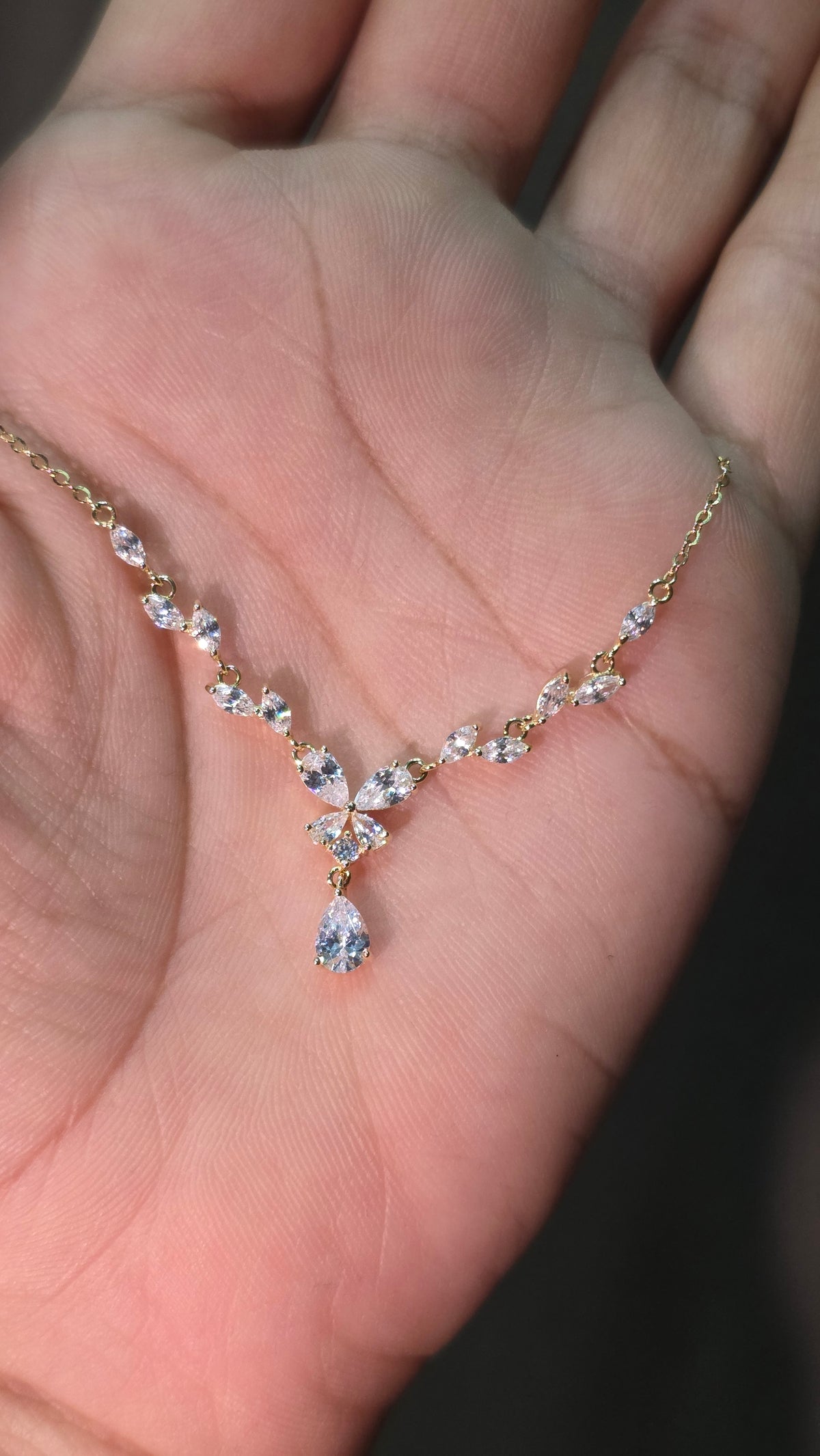 Aurora Cascade Pendant Chain