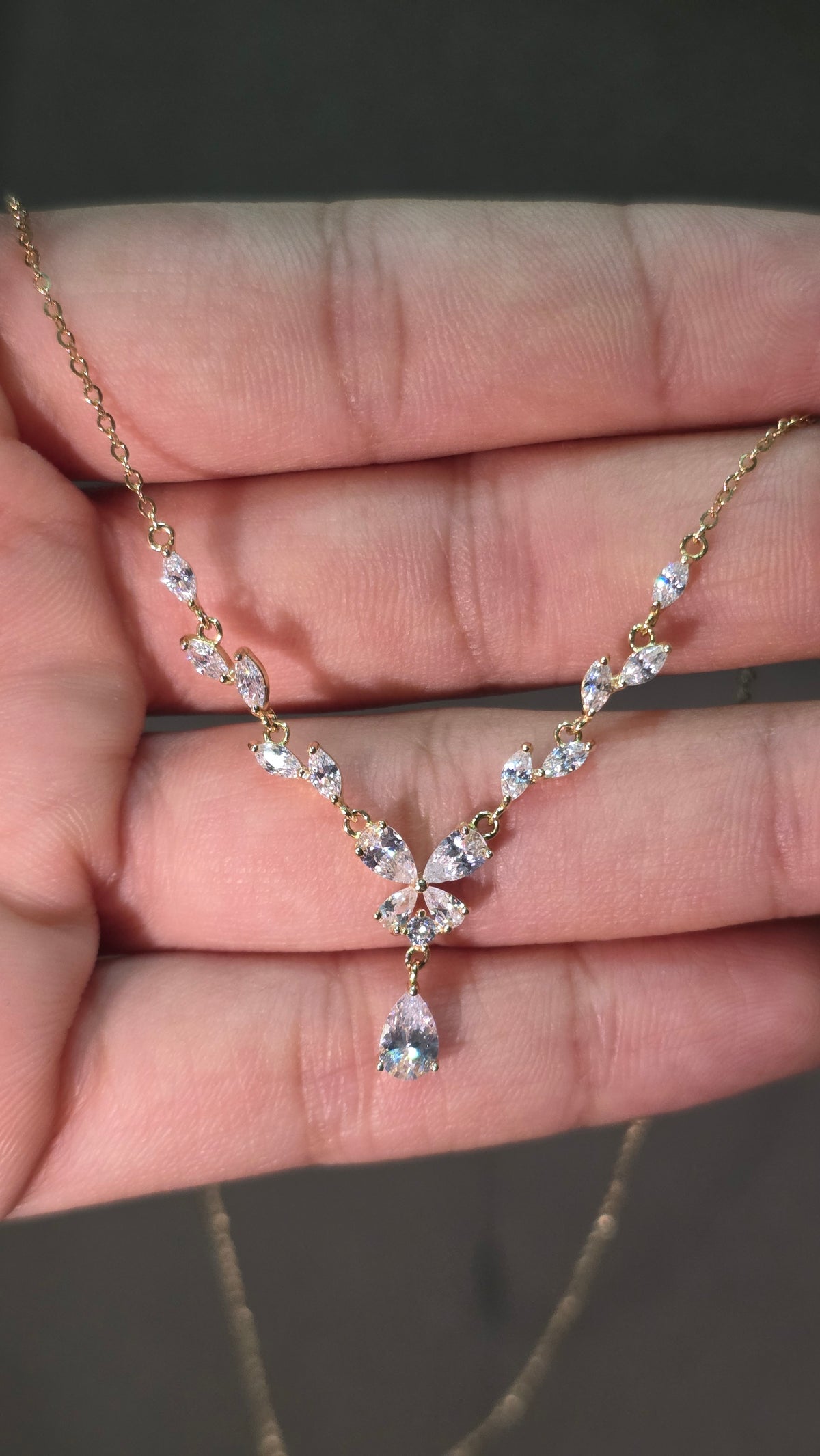 Aurora Cascade Pendant Chain