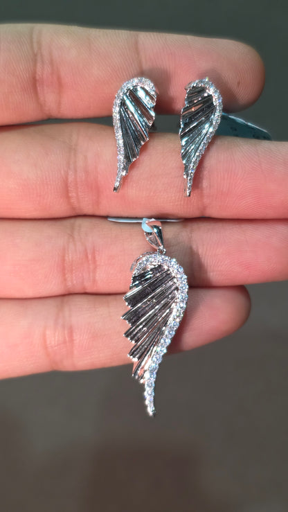 The Silver Crest Wing Set